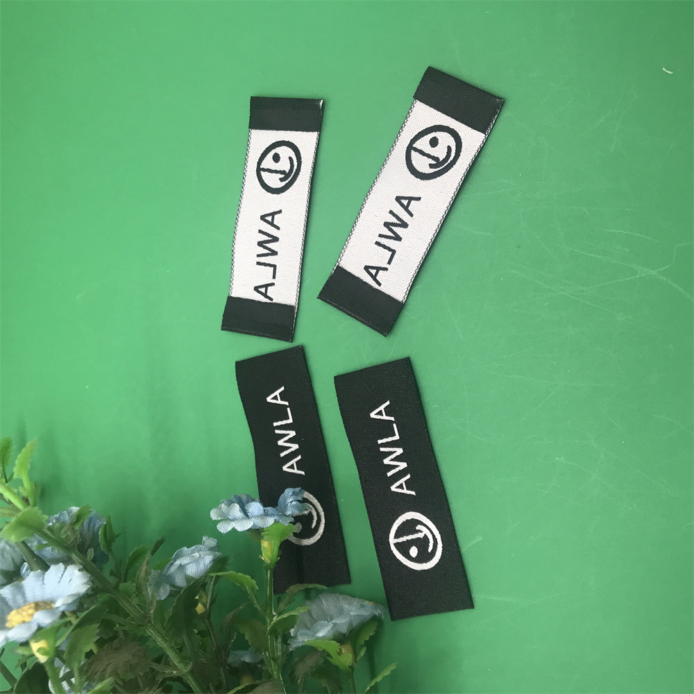 500pcs/pack Custom Latest Design Woven Label Clothing Label High Density