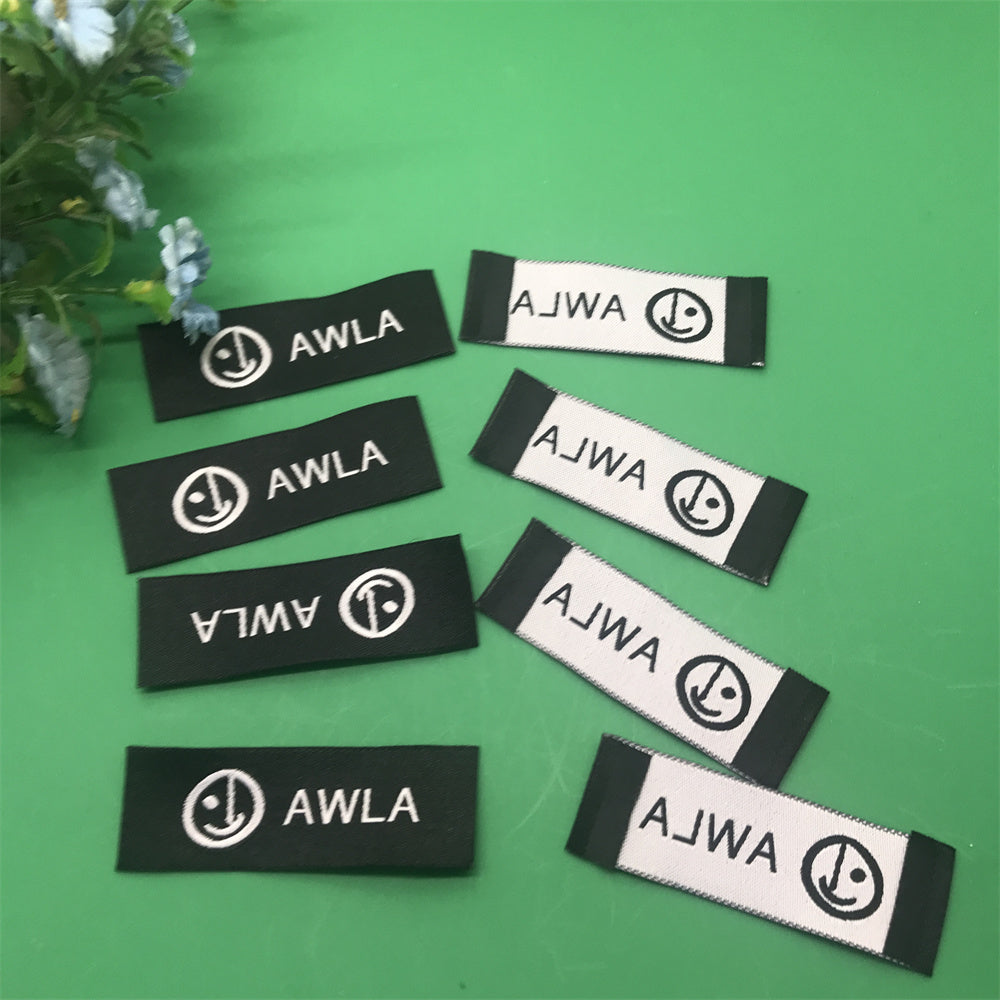 500pcs/pack Custom Latest Design Woven Label Clothing Label High Density