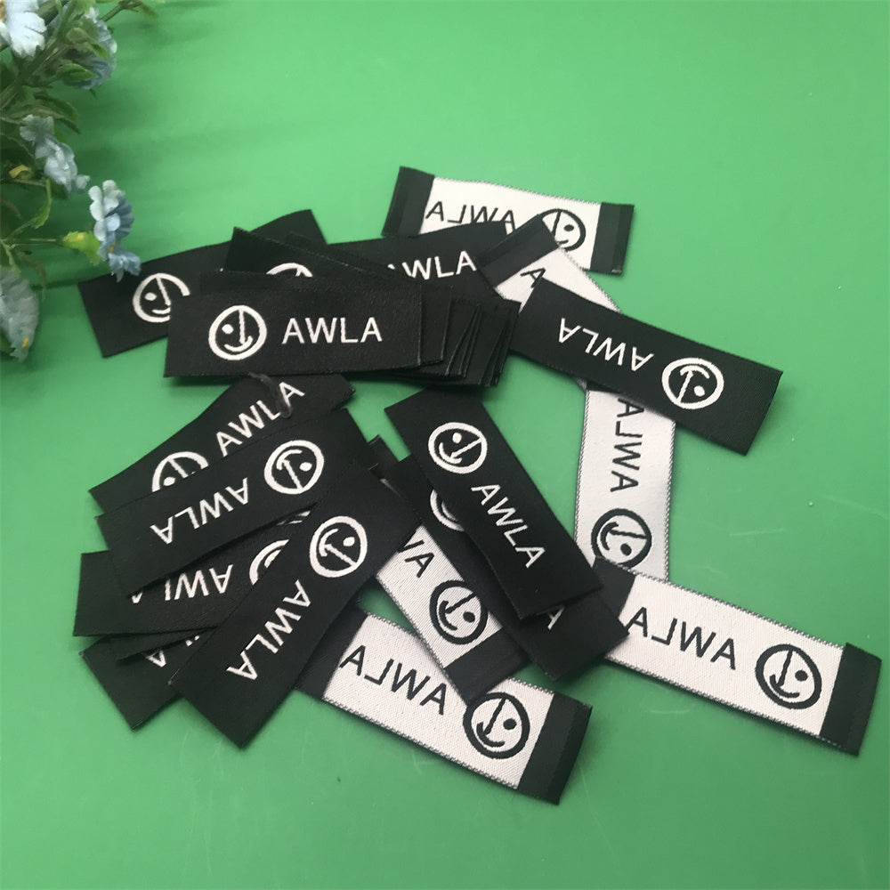 500pcs/pack Custom Latest Design Woven Label Clothing Label High Density